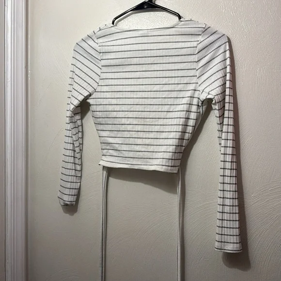 Stripe crop wrap top
Size Medium - Picture 3 of 3